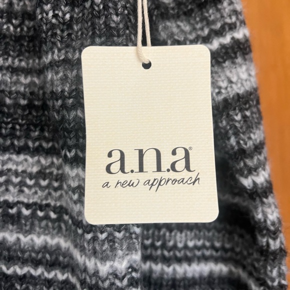 Striped sweater - Picture 5 of 8